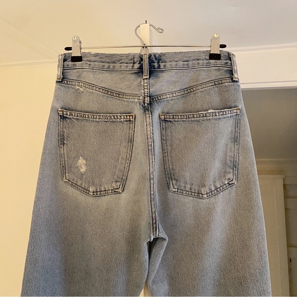 Agolde 90’s Midrise Loose Fit Distressed Jeans in Captured - Picture 13 of 14